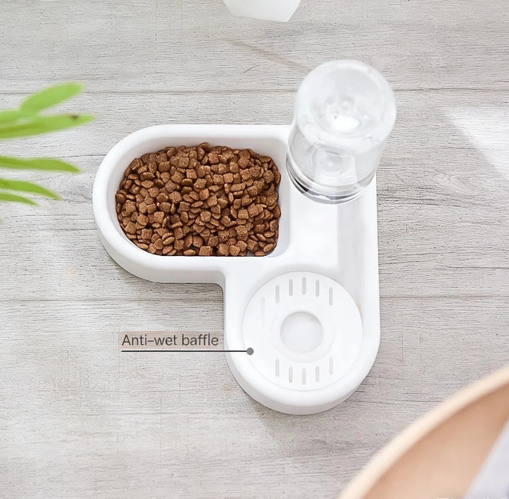 GAMELLE POUR CHIEN ( EAU INCLUS DEDANS )